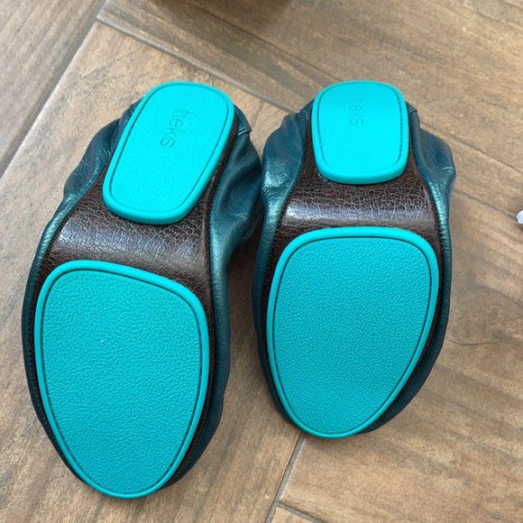 Tieks Tahitian peal color size 8 New in box - Picture 3 of 4